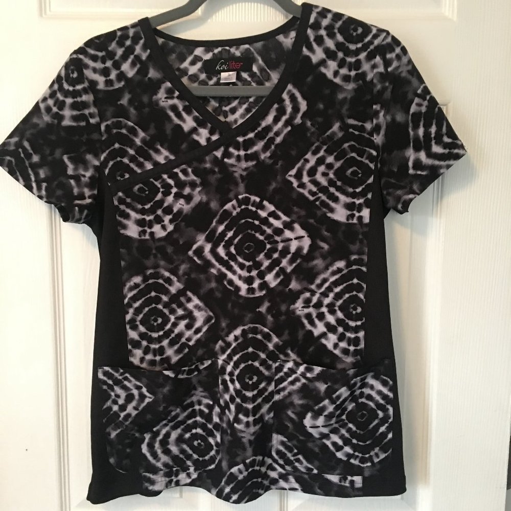 Koi Lite Scrub top